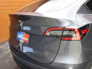 Tesla Model Y 2023 AWD 4dr Crossover