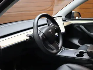 Tesla Model Y 2023 AWD 4dr Crossover