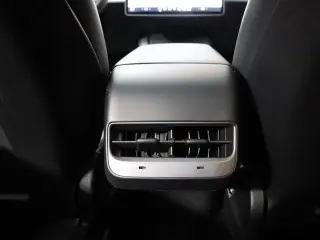 Tesla Model Y 2023 AWD 4dr Crossover