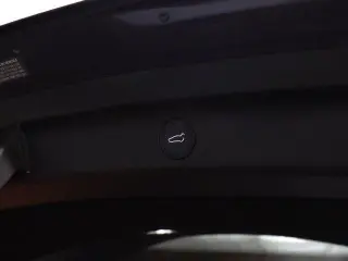 Tesla Model Y 2023 AWD 4dr Crossover