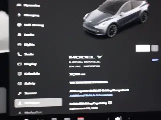 Tesla Model Y 2023 AWD 4dr Crossover