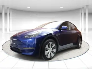 Tesla Model Y 2023 AWD 4dr Crossover