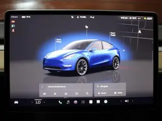 Tesla Model Y 2023 AWD 4dr Crossover