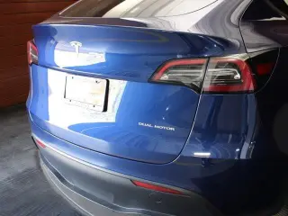 Tesla Model Y 2023 AWD 4dr Crossover