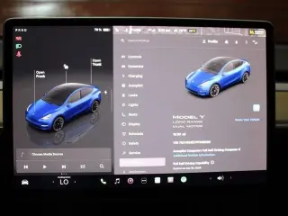 Tesla Model Y 2023 AWD 4dr Crossover