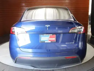 Tesla Model Y 2023 AWD 4dr Crossover