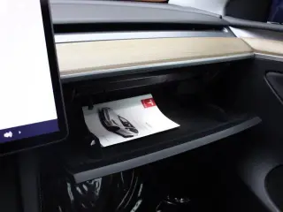 Tesla Model Y 2023 AWD 4dr Crossover