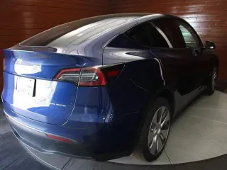 Tesla Model Y 2023 AWD 4dr Crossover