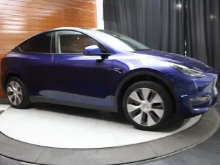 Tesla Model Y 2023 AWD 4dr Crossover