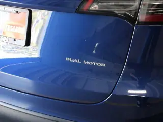 Tesla Model Y 2023 AWD 4dr Crossover