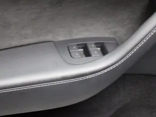 Tesla Model Y 2023 AWD 4dr Crossover