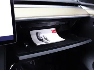 Tesla Model Y 2023 AWD 4dr Crossover