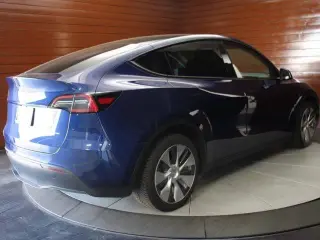 Tesla Model Y 2023 AWD 4dr Crossover