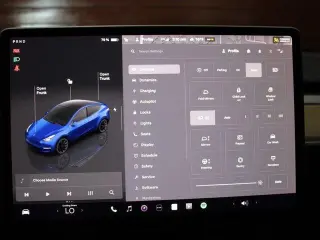 Tesla Model Y 2023 AWD 4dr Crossover