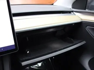 Tesla Model Y 2023 AWD 4dr Crossover