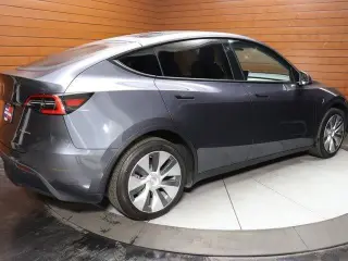 Tesla Model Y 2023 AWD 4dr Crossover