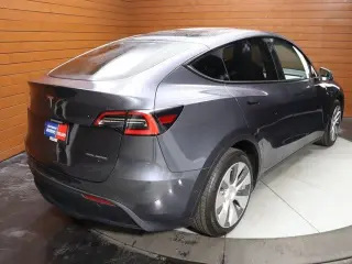 Tesla Model Y 2023 AWD 4dr Crossover