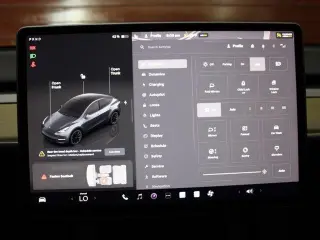 Tesla Model Y 2023 AWD 4dr Crossover