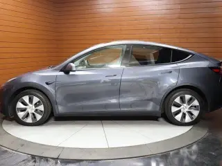 Tesla Model Y 2023 AWD 4dr Crossover