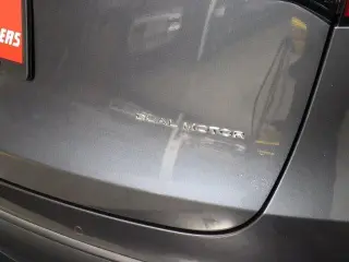 Tesla Model Y 2023 AWD 4dr Crossover