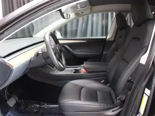 Tesla Model Y 2023 AWD 4dr Crossover