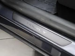 Tesla Model Y 2023 AWD 4dr Crossover