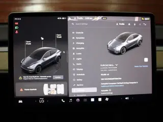 Tesla Model Y 2023 AWD 4dr Crossover