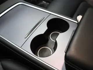 Tesla Model Y 2023 AWD 4dr Crossover