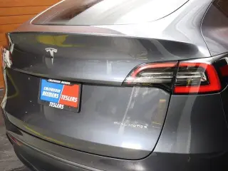 Tesla Model Y 2023 AWD 4dr Crossover