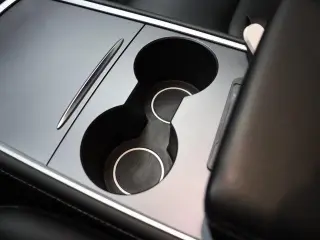 Tesla Model Y 2023 AWD 4dr Crossover