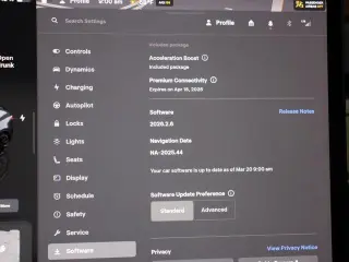 Tesla Model Y 2023 AWD 4dr Crossover