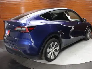 Tesla Model Y 2023 AWD 4dr Crossover