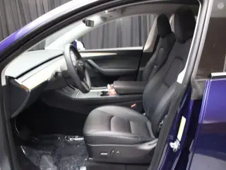 Tesla Model Y 2023 AWD 4dr Crossover