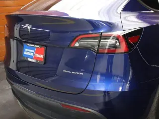Tesla Model Y 2023 AWD 4dr Crossover