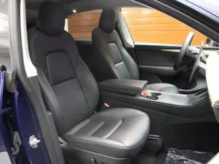 Tesla Model Y 2023 AWD 4dr Crossover