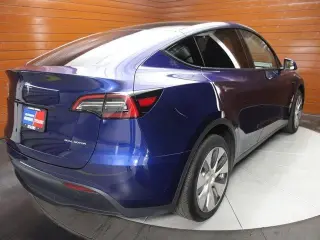Tesla Model Y 2023 AWD 4dr Crossover