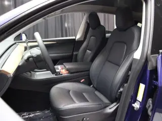 Tesla Model Y 2023 AWD 4dr Crossover