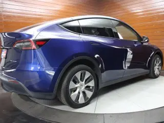 Tesla Model Y 2023 AWD 4dr Crossover