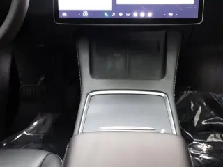 Tesla Model Y 2023 AWD 4dr Crossover