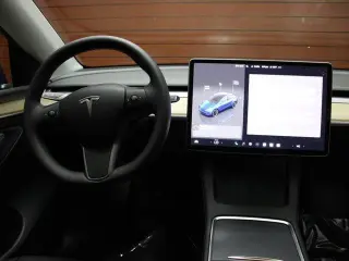 Tesla Model Y 2023 AWD 4dr Crossover