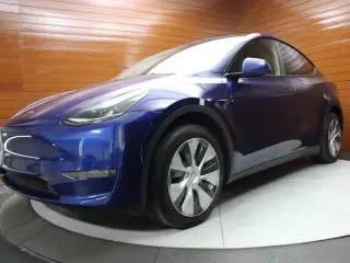 Tesla Model Y 2023 AWD 4dr Crossover