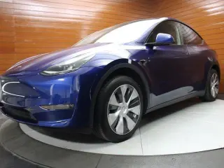 Tesla Model Y 2023 AWD 4dr Crossover