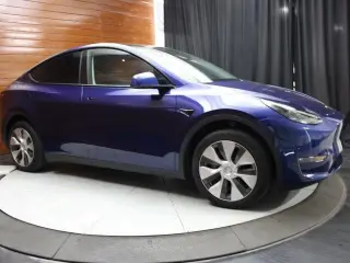 Tesla Model Y 2023 AWD 4dr Crossover