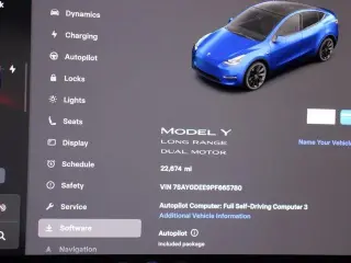 Tesla Model Y 2023 AWD 4dr Crossover