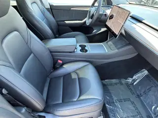 Tesla Model Y 2024 AWD Performance 4dr Crossover