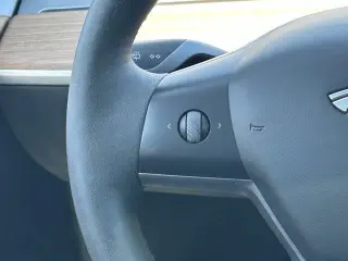 Tesla Model Y 2024 AWD Performance 4dr Crossover