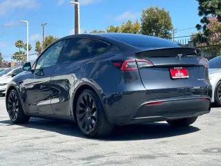 Tesla Model Y 2024 AWD Performance 4dr Crossover