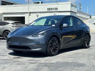 Tesla Model Y 2024 AWD Performance 4dr Crossover