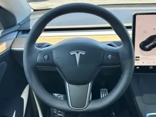 Tesla Model Y 2024 AWD Performance 4dr Crossover