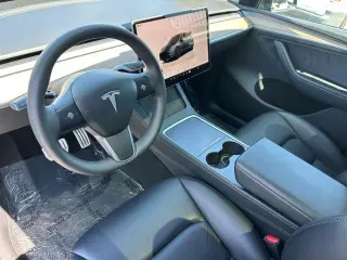 Tesla Model Y 2024 AWD Performance 4dr Crossover